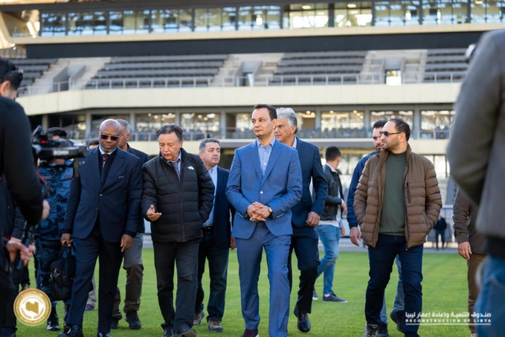 مدير عام صندوق التنمية وإعادة اعمار ليبيا يستقبل وفداً من الإتحاد الإفريقي لكرة القدم